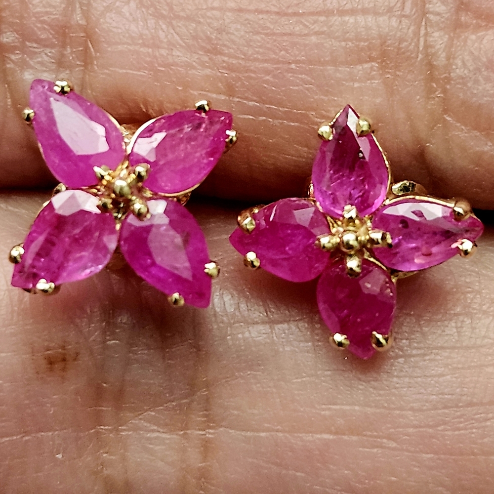 14k Elegant Natural Ruby Flower Earrings